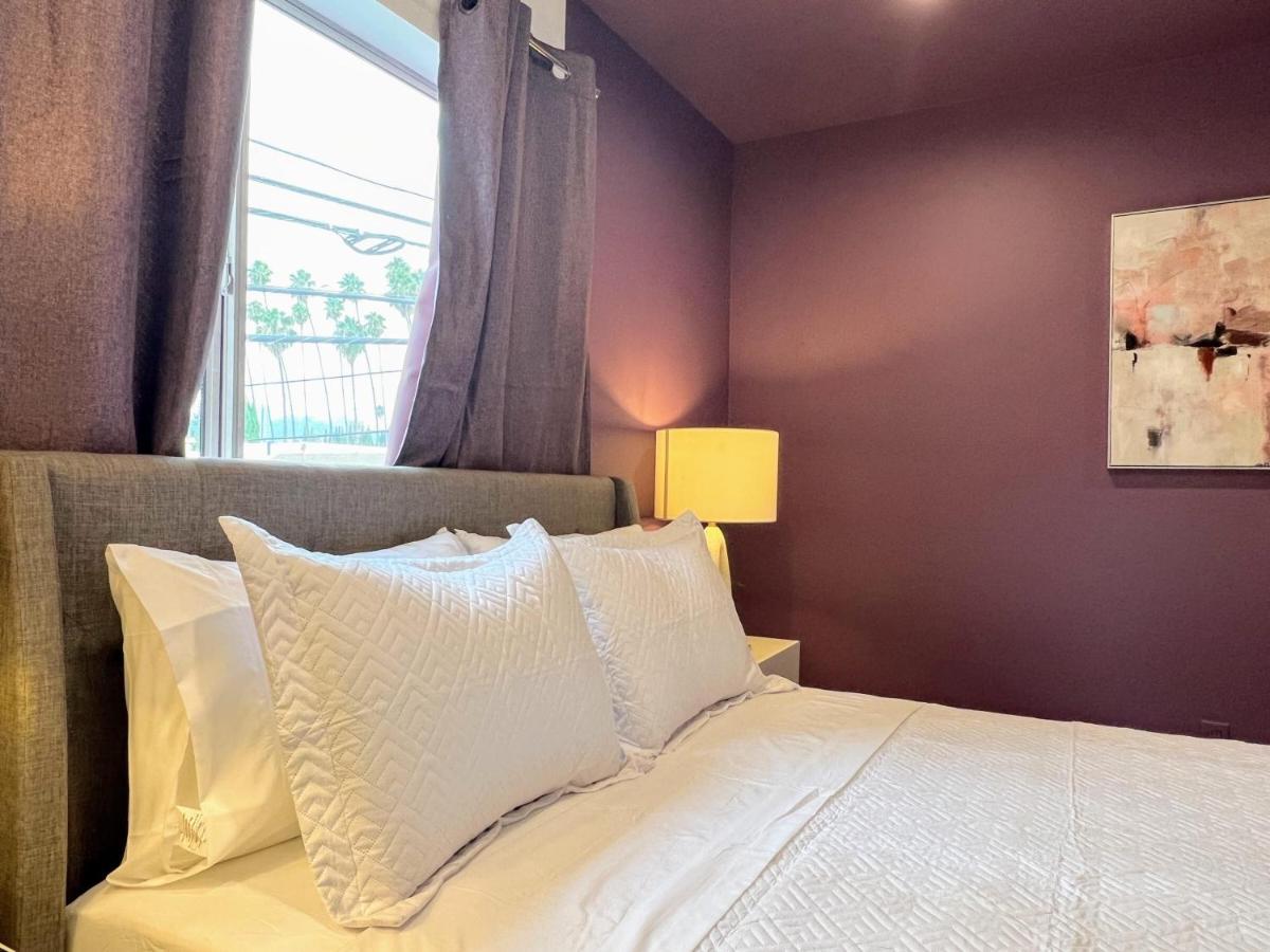 Hollywood Purple Habitat Villa Los Angeles Exterior photo