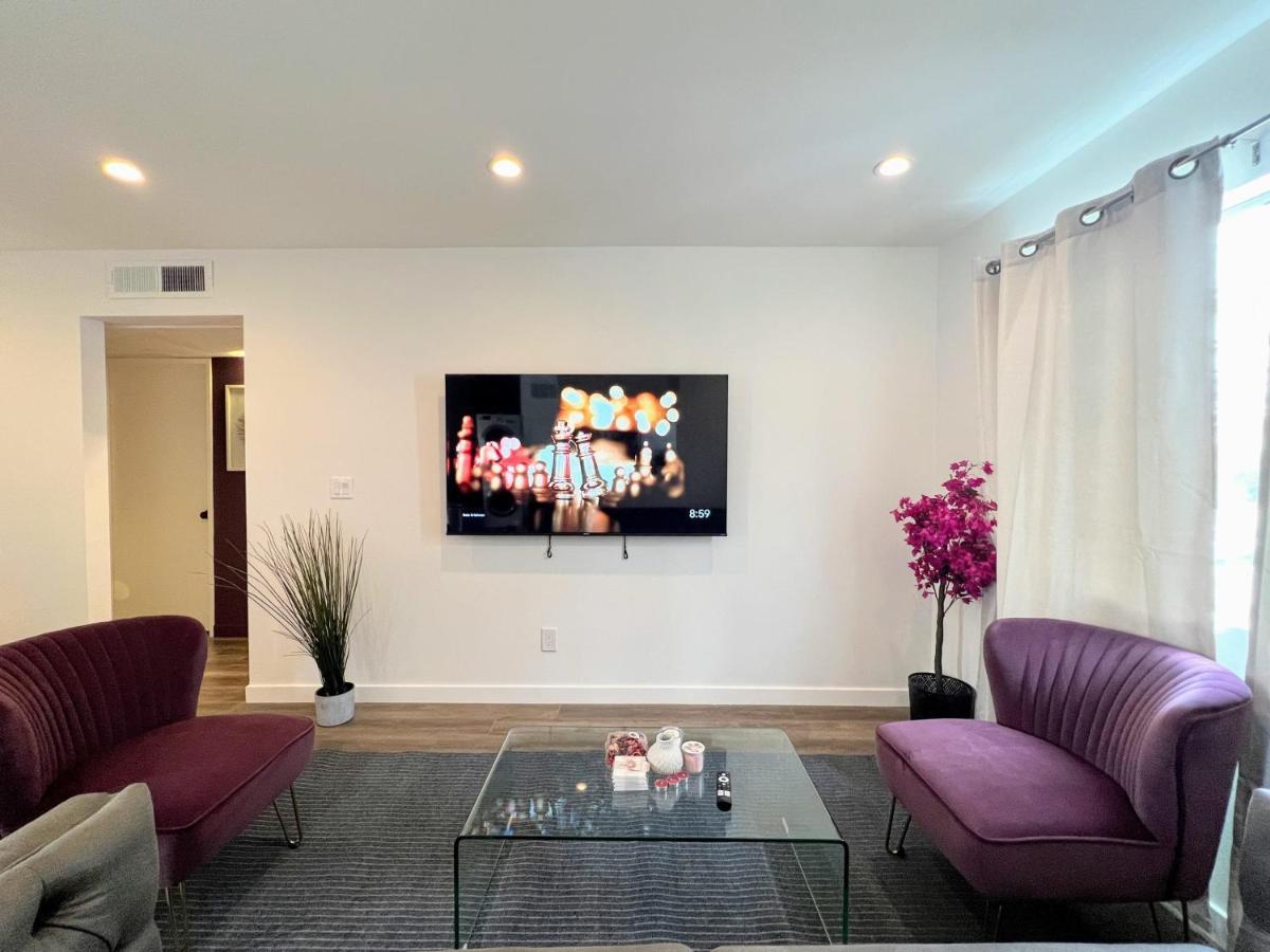 Hollywood Purple Habitat Villa Los Angeles Exterior photo
